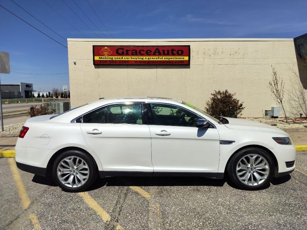 Ford Taurus Limited FWD 2018