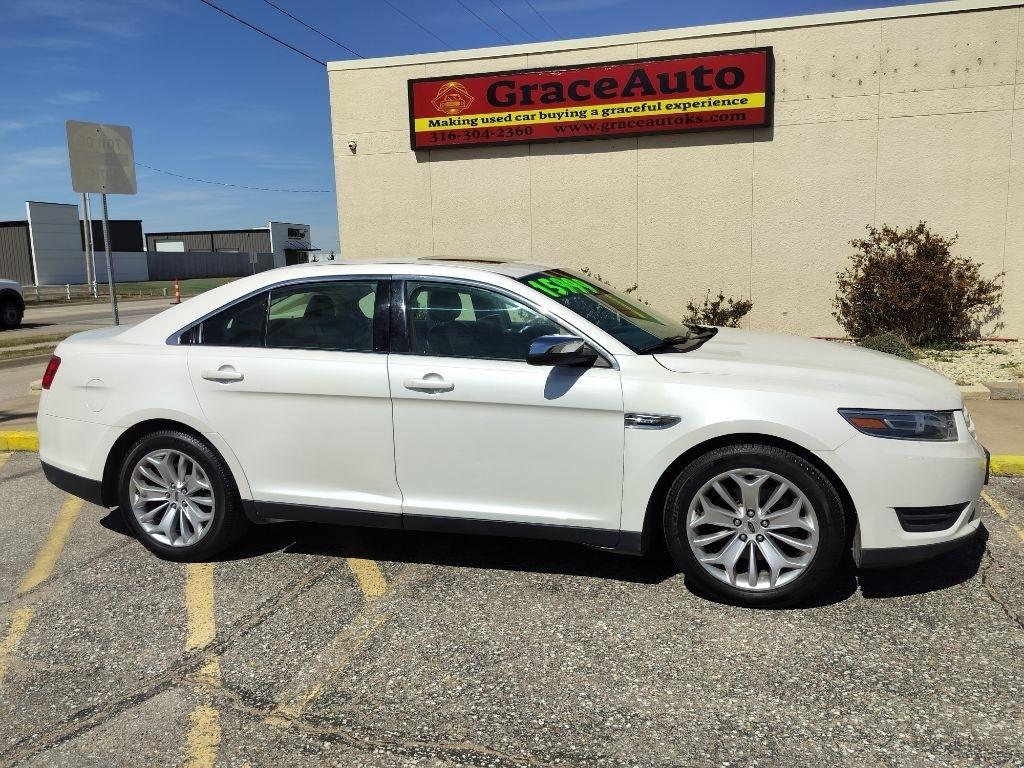 Ford Taurus Limited FWD 2018