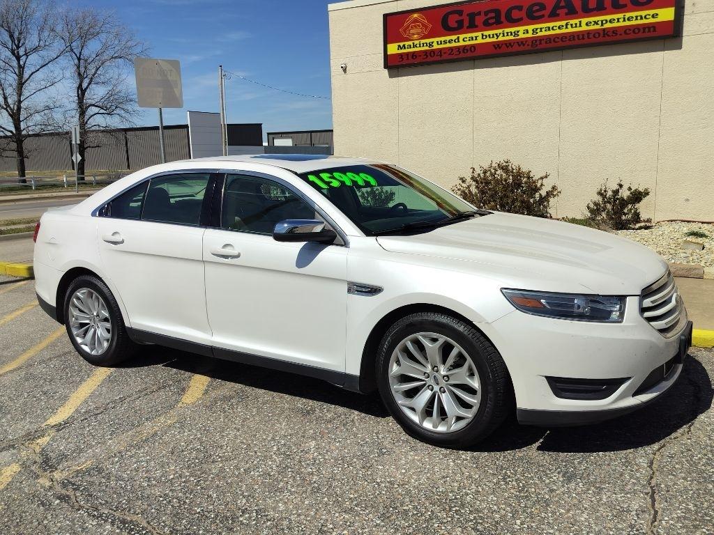 Ford Taurus Limited FWD 2018