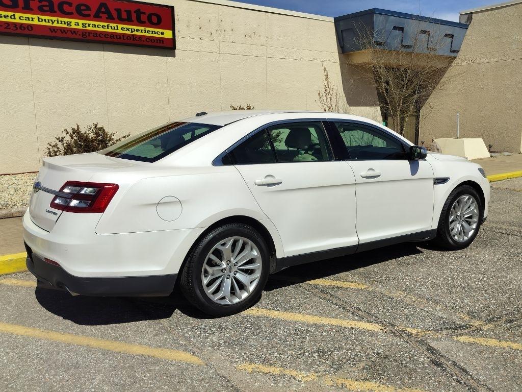Ford Taurus Limited FWD 2018