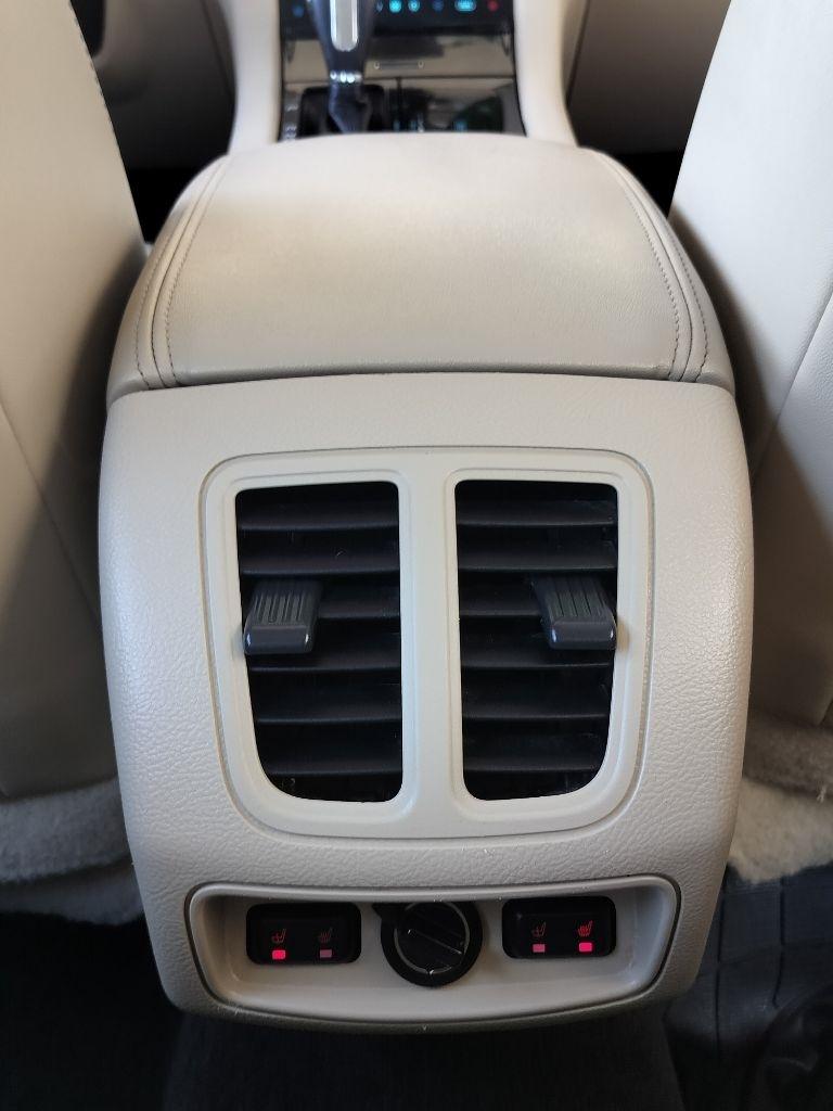 Ford Taurus Limited FWD 2018