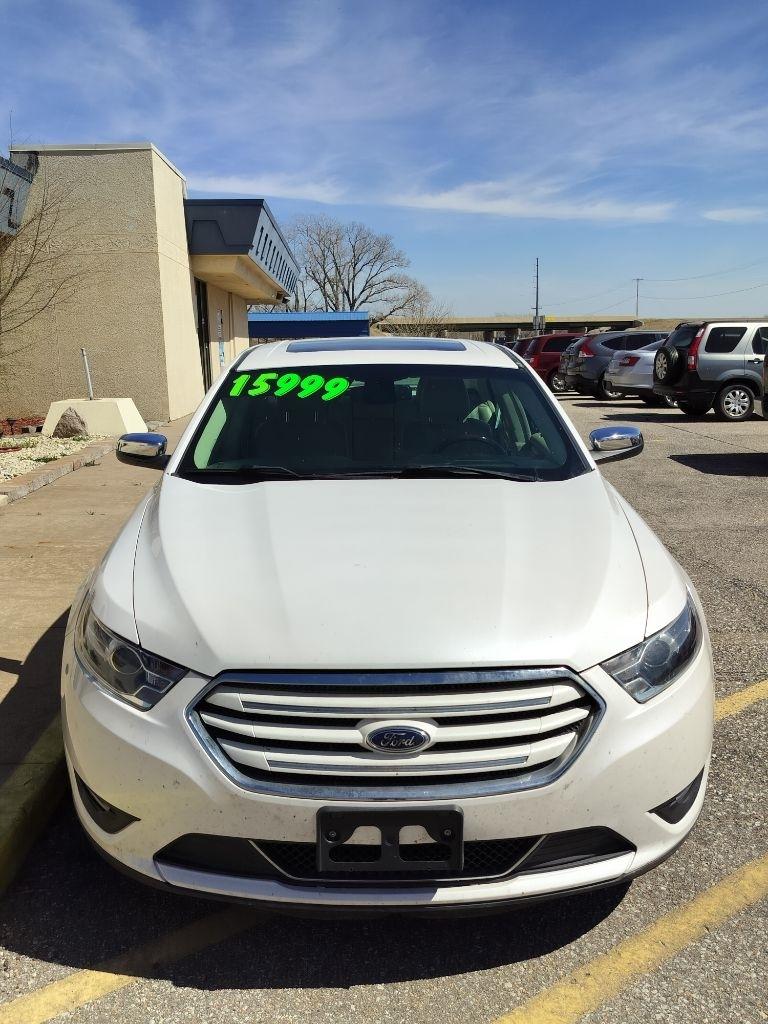 Ford Taurus Limited FWD 2018