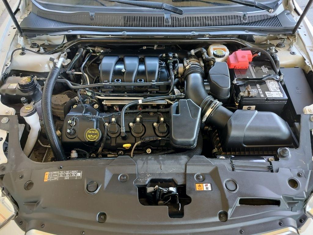 Ford Taurus Limited FWD 2018