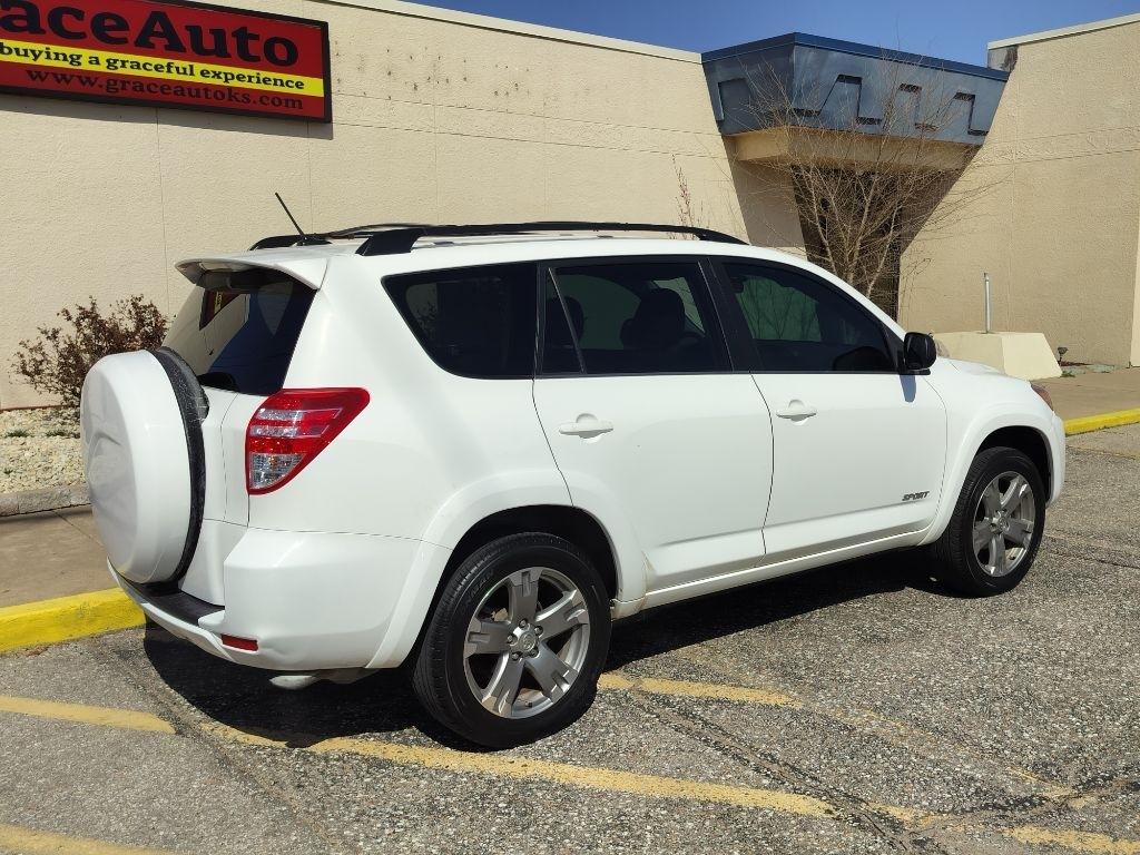 Toyota RAV4 Sport I4 2WD 2009