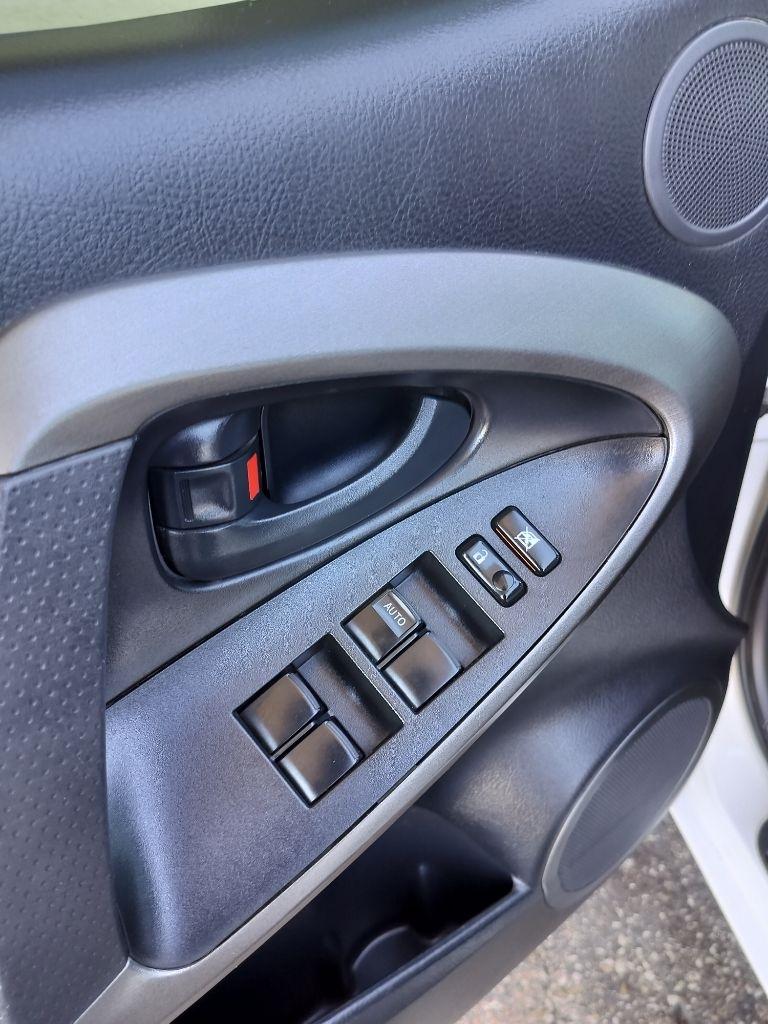 Toyota RAV4 Sport I4 2WD 2009