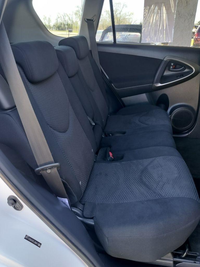 Toyota RAV4 Sport I4 2WD 2009