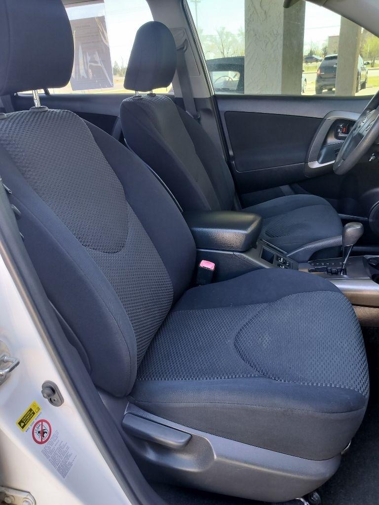 Toyota RAV4 Sport I4 2WD 2009