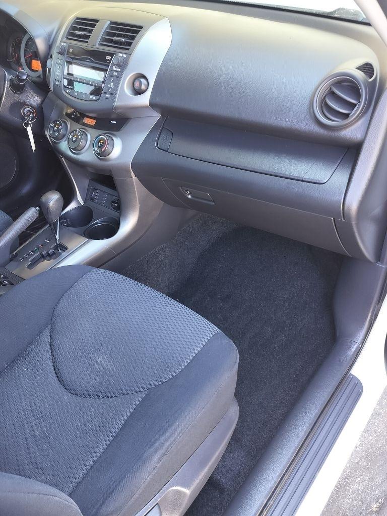 Toyota RAV4 Sport I4 2WD 2009