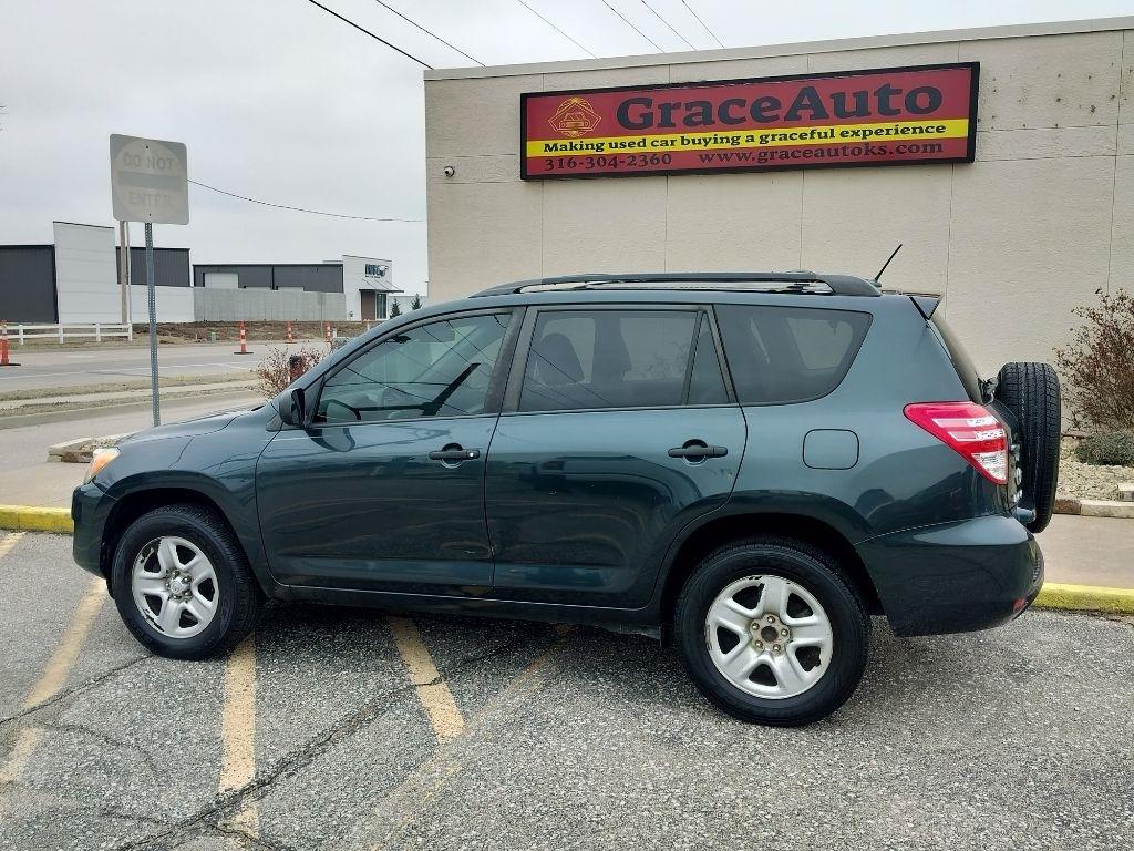 Toyota RAV4 Base V6 2WD 2011