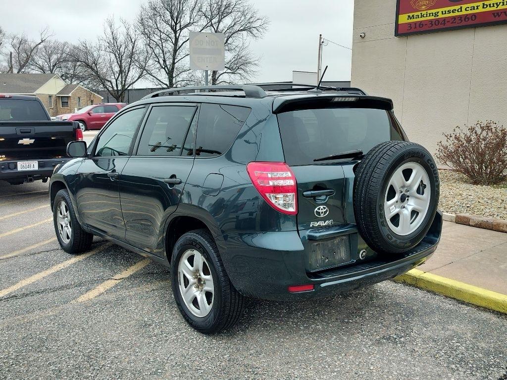 Toyota RAV4 Base V6 2WD 2011