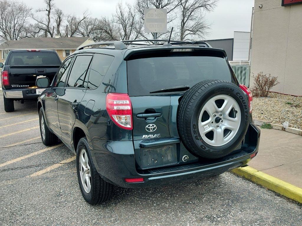Toyota RAV4 Base V6 2WD 2011
