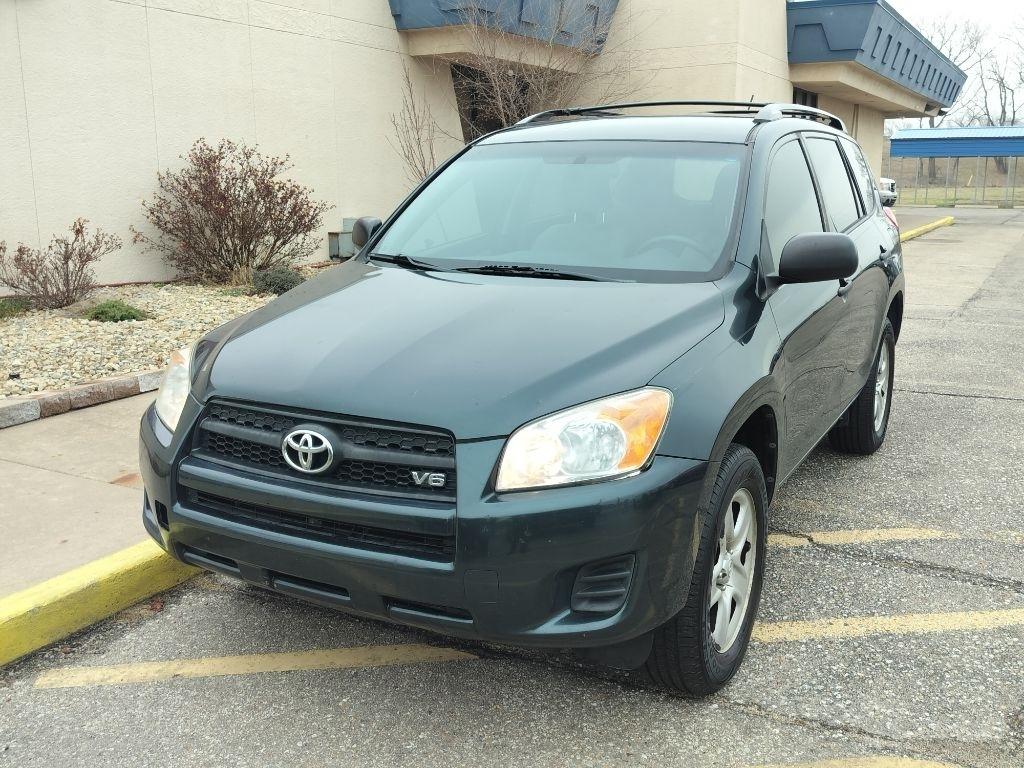Toyota RAV4 Base V6 2WD 2011