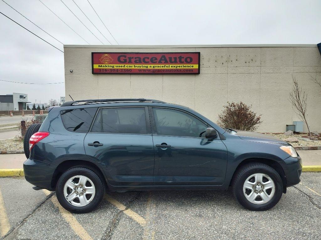 Toyota RAV4 Base V6 2WD 2011