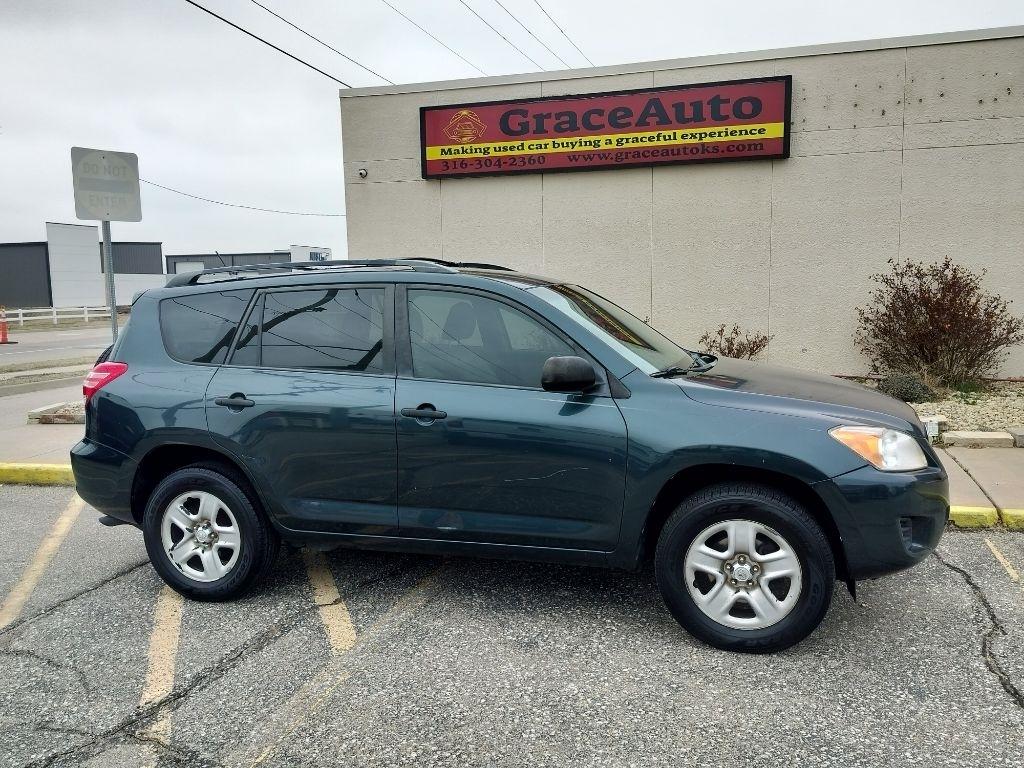 Toyota RAV4 Base V6 2WD 2011