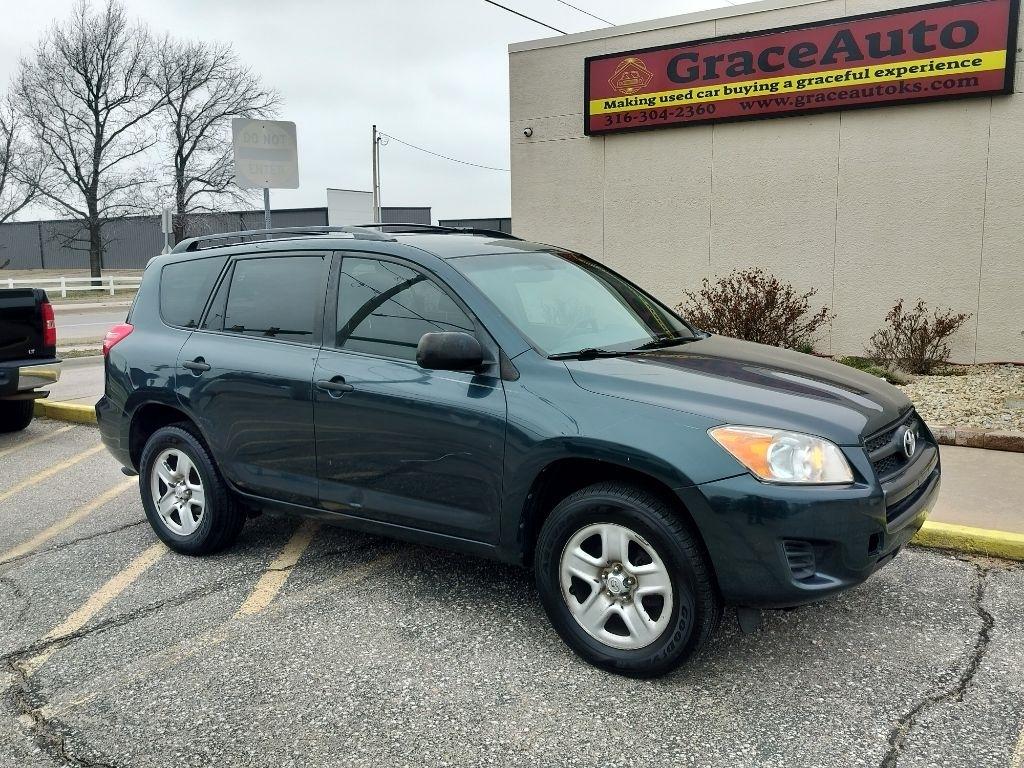 Toyota RAV4 Base V6 2WD 2011
