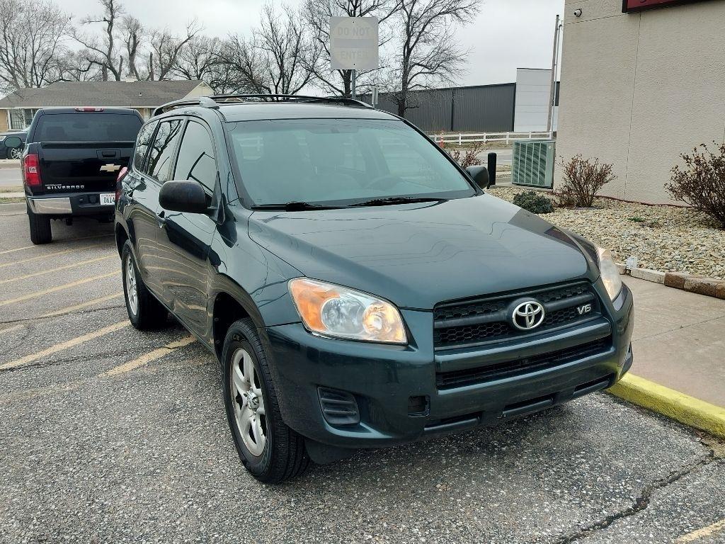 Toyota RAV4 Base V6 2WD 2011