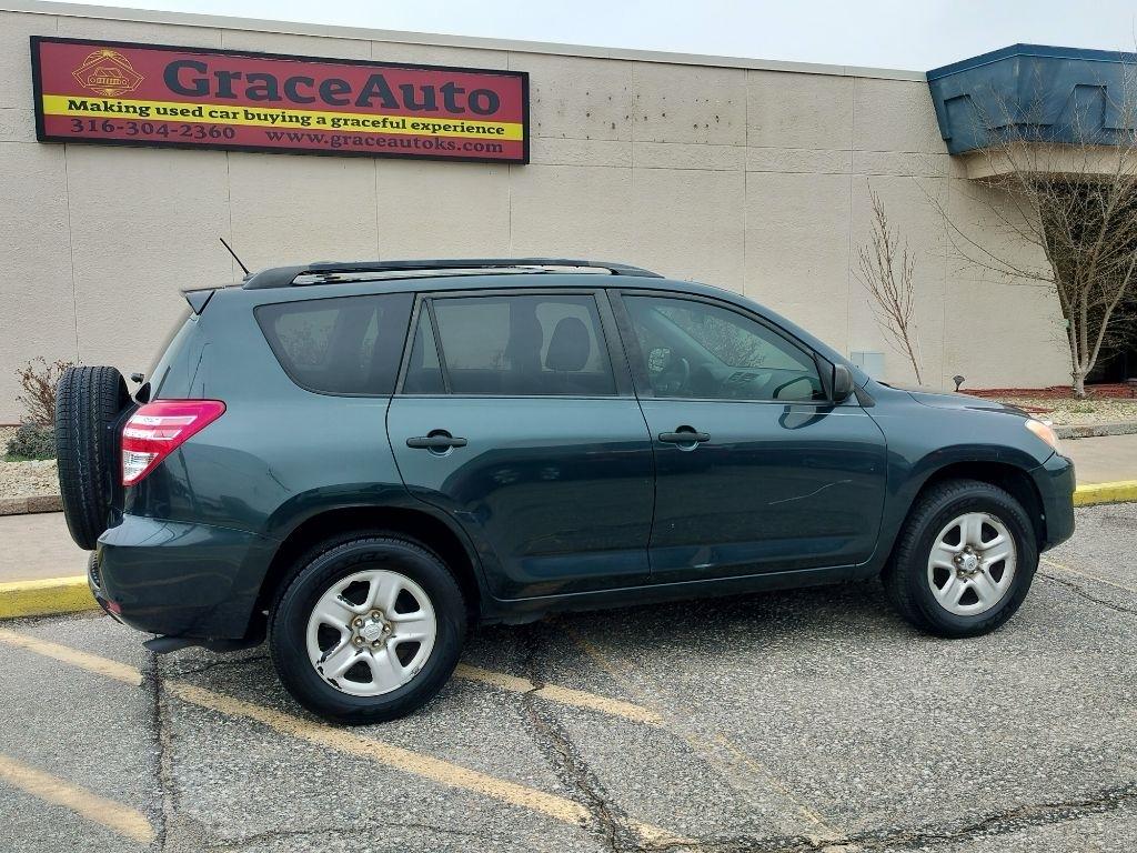 Toyota RAV4 Base V6 2WD 2011
