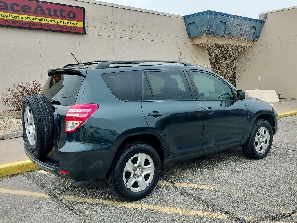 Toyota RAV4 Base V6 2WD 2011