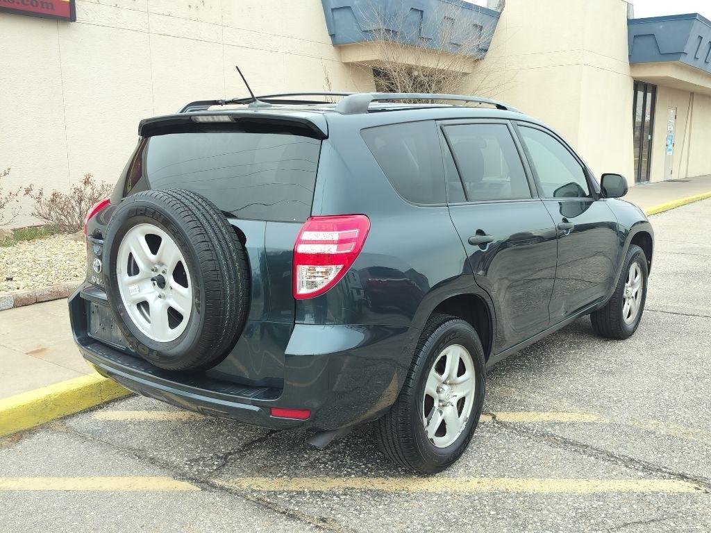 Toyota RAV4 Base V6 2WD 2011