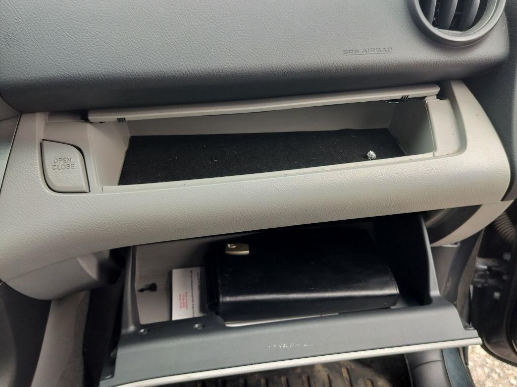 Toyota RAV4 Base V6 2WD 2011