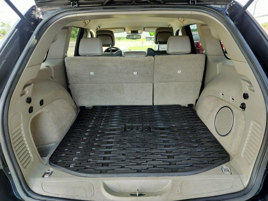Jeep Grand Cherokee Laredo 4WD 2012