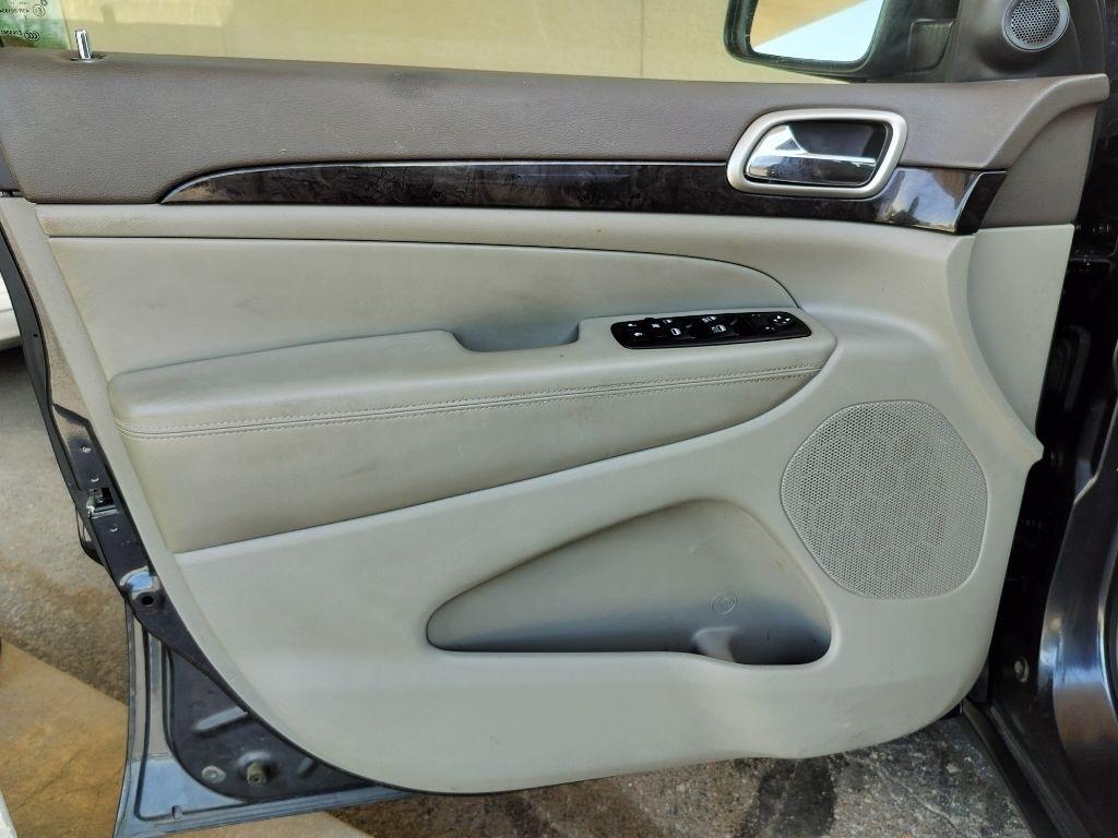 Jeep Grand Cherokee Laredo 4WD 2012