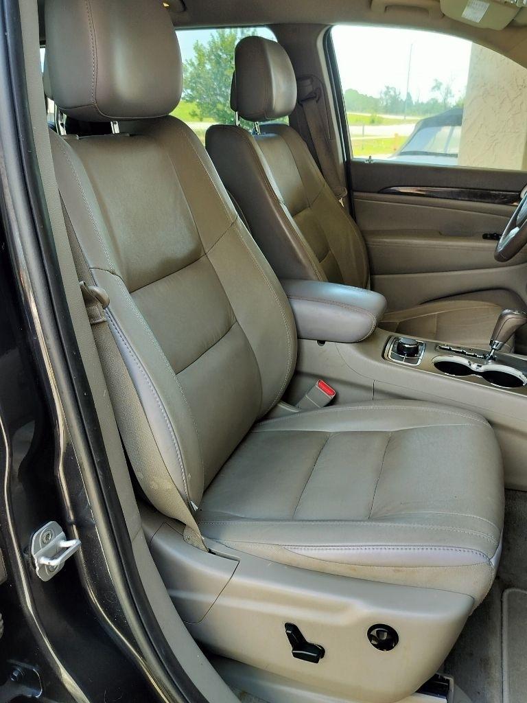 Jeep Grand Cherokee Laredo 4WD 2012