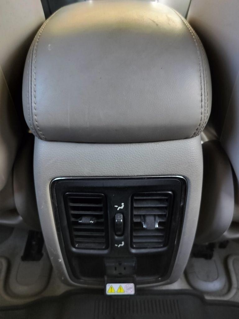 Jeep Grand Cherokee Laredo 4WD 2012