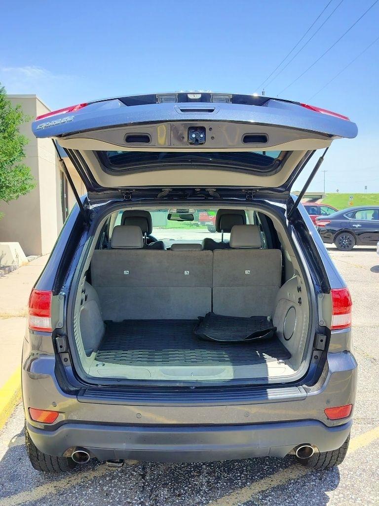 Jeep Grand Cherokee Laredo 4WD 2012