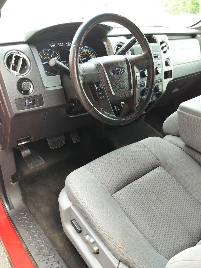 Ford F-150 XL SuperCab 8-ft. Bed 4WD 2012