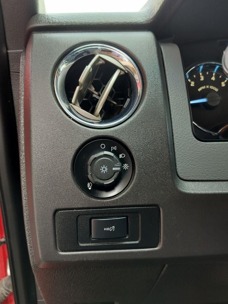 Ford F-150 XL SuperCab 8-ft. Bed 4WD 2012