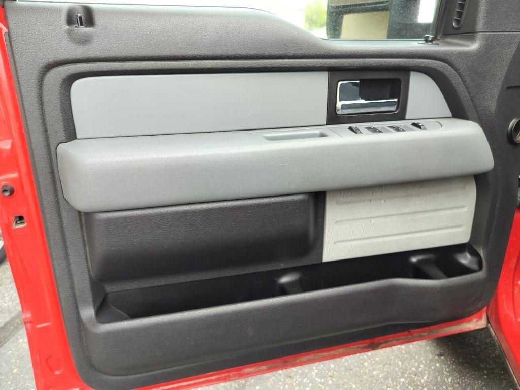 Ford F-150 XL SuperCab 8-ft. Bed 4WD 2012
