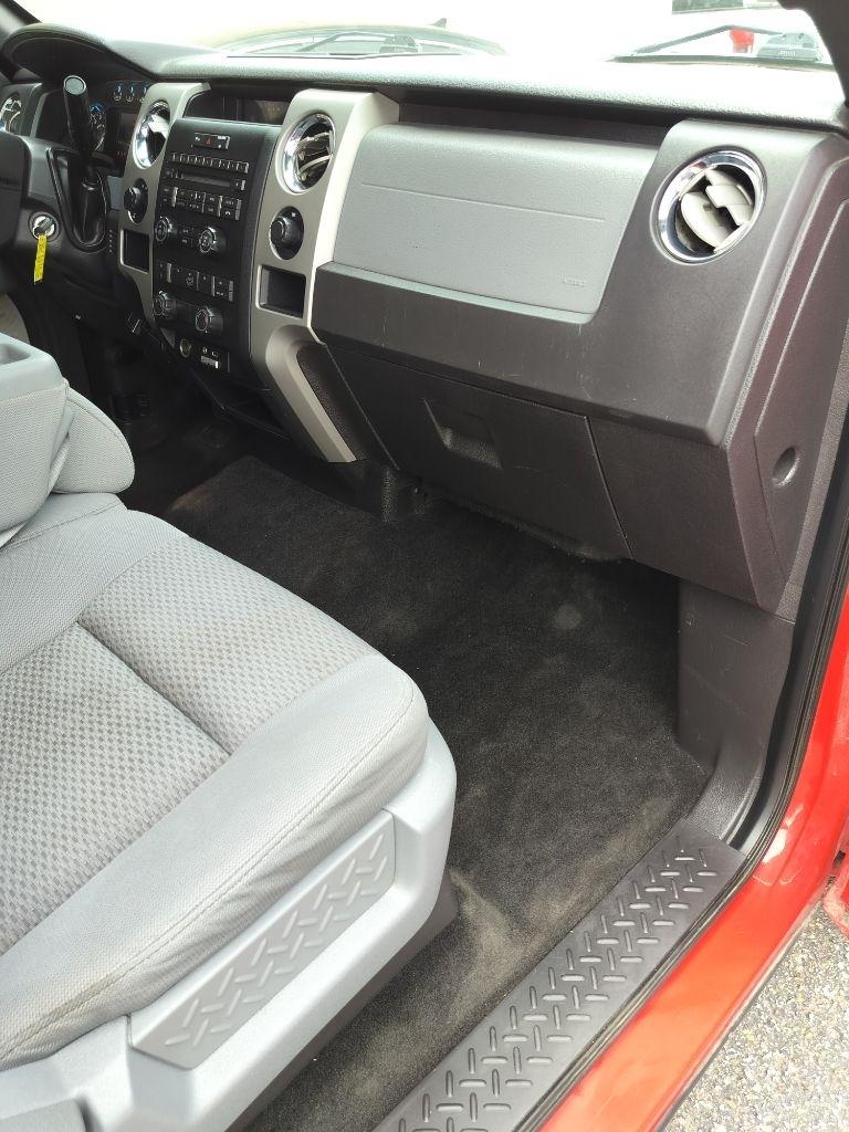 Ford F-150 XL SuperCab 8-ft. Bed 4WD 2012
