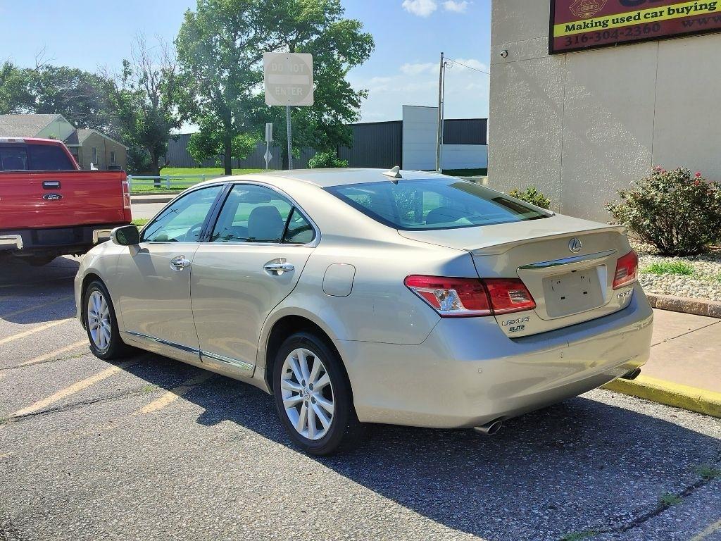 Lexus ES 350 Sedan 2010