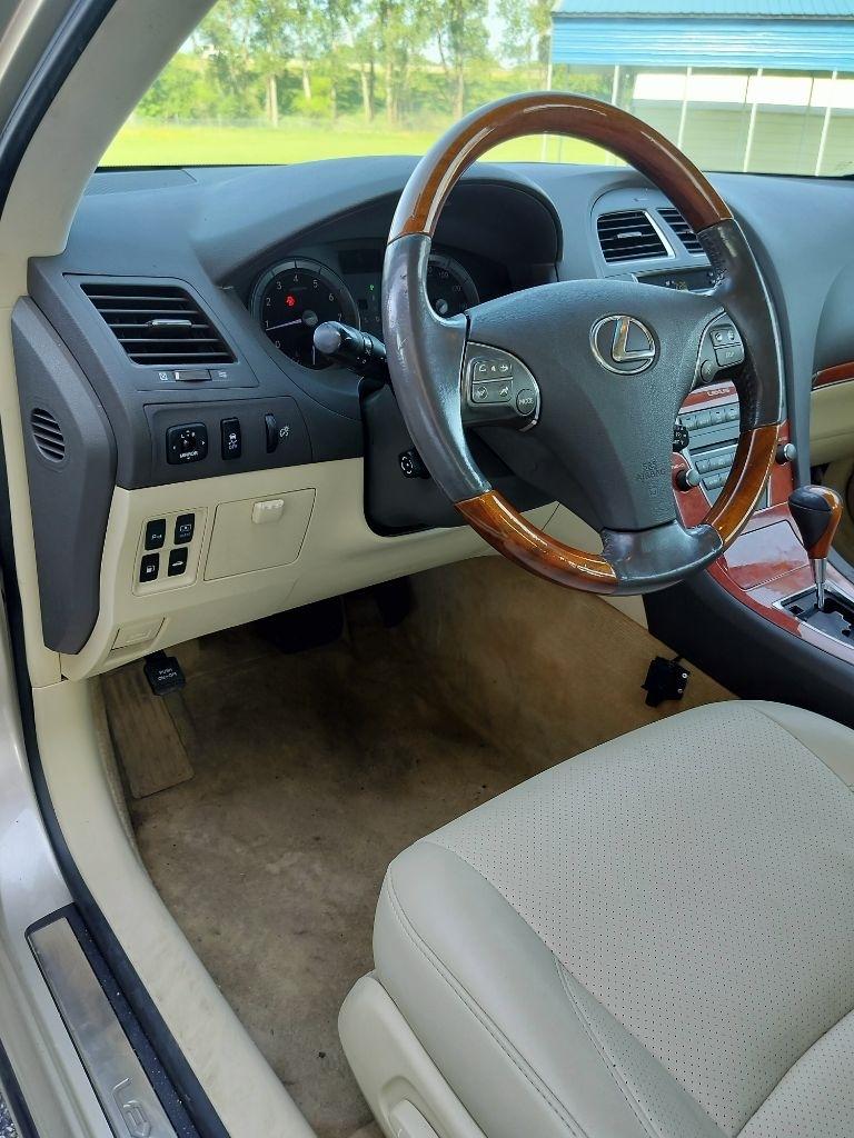 Lexus ES 350 Sedan 2010