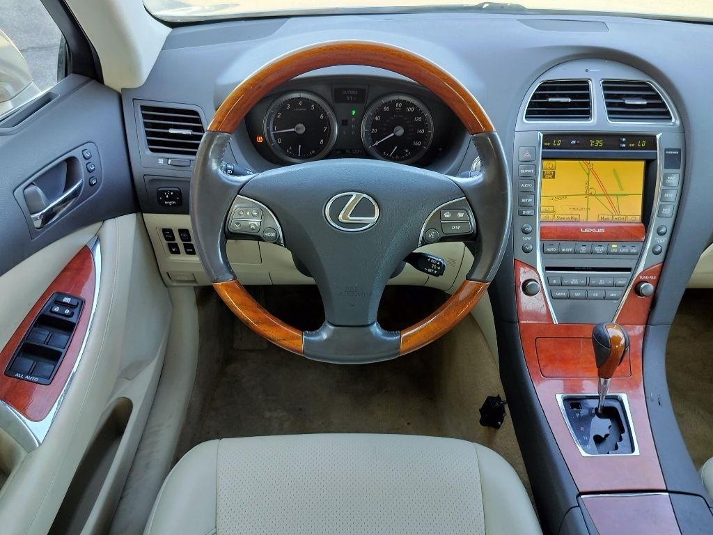 Lexus ES 350 Sedan 2010