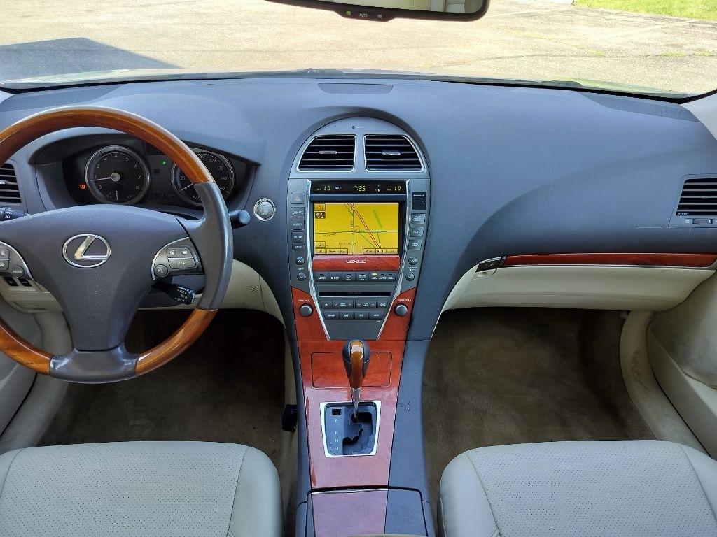 Lexus ES 350 Sedan 2010