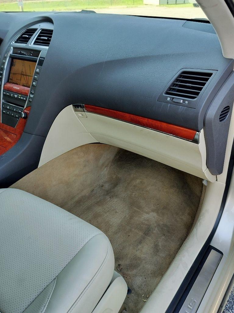 Lexus ES 350 Sedan 2010