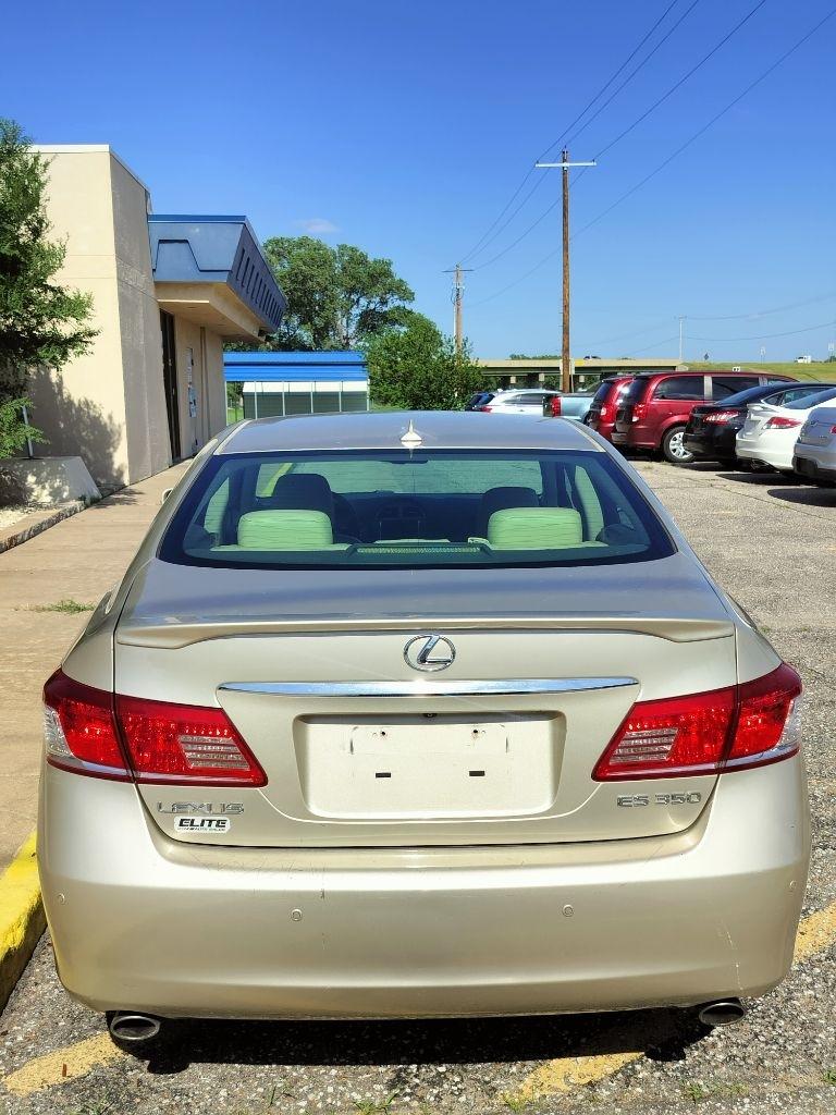 Lexus ES 350 Sedan 2010