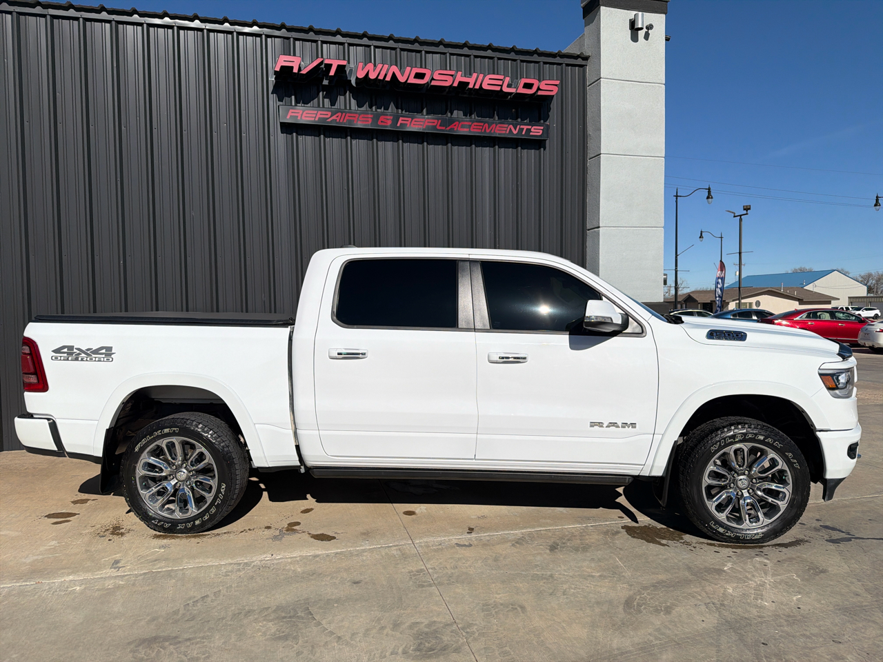 RAM 1500 Laramie Crew Cab SWB 4WD 2021
