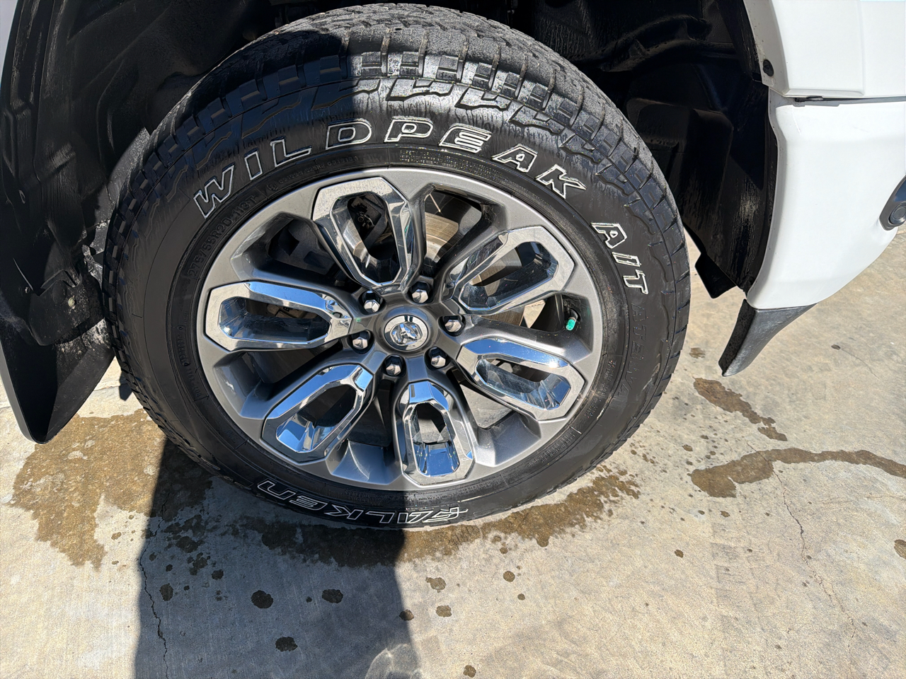 RAM 1500 Laramie Crew Cab SWB 4WD 2021