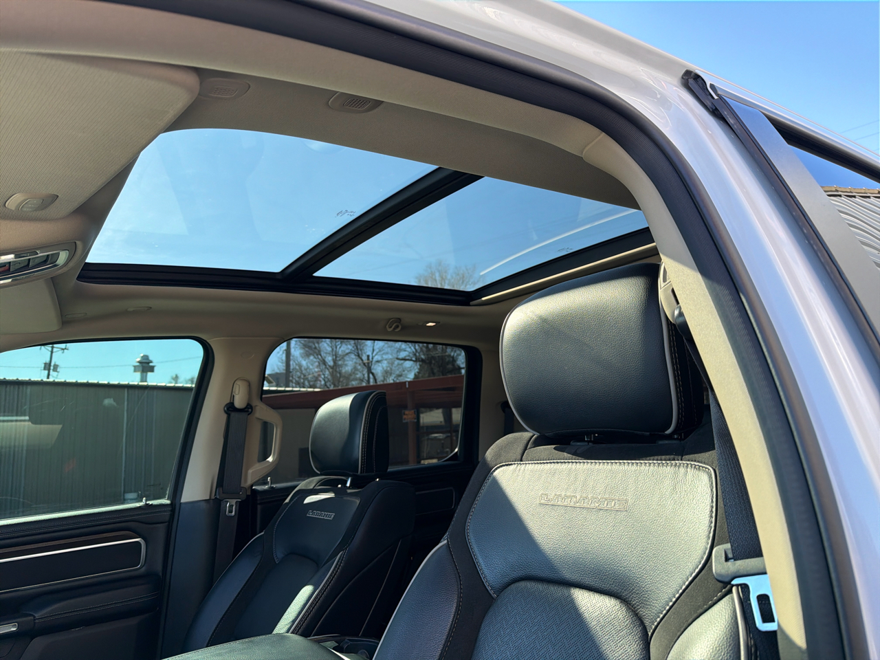 RAM 1500 Laramie Crew Cab SWB 4WD 2021