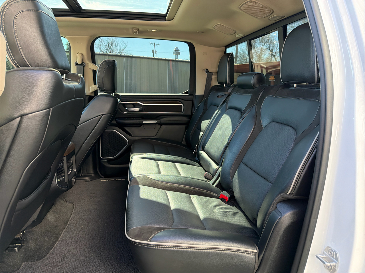 RAM 1500 Laramie Crew Cab SWB 4WD 2021