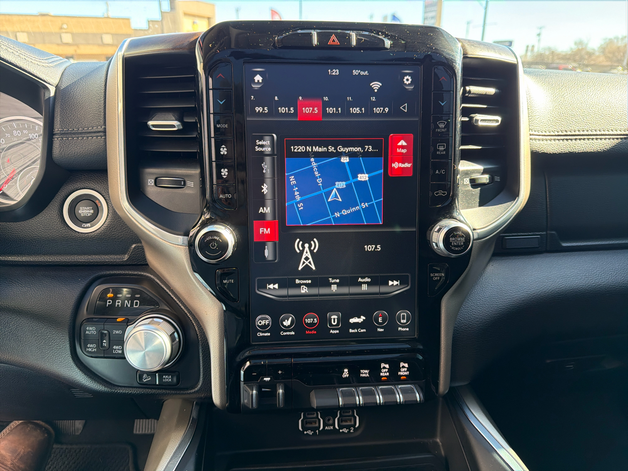 RAM 1500 Laramie Crew Cab SWB 4WD 2021