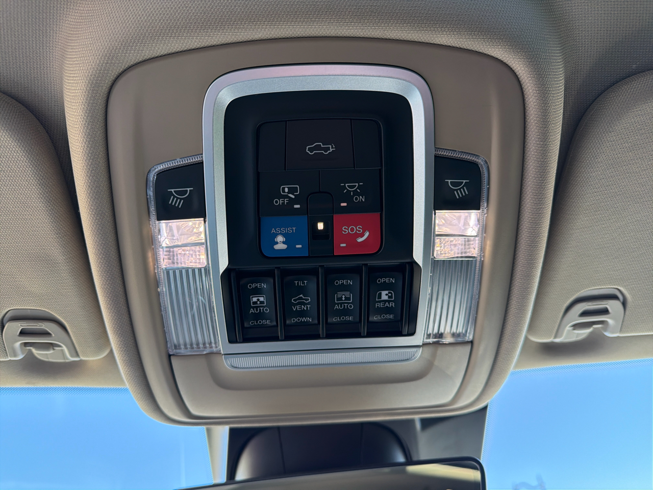 RAM 1500 Laramie Crew Cab SWB 4WD 2021