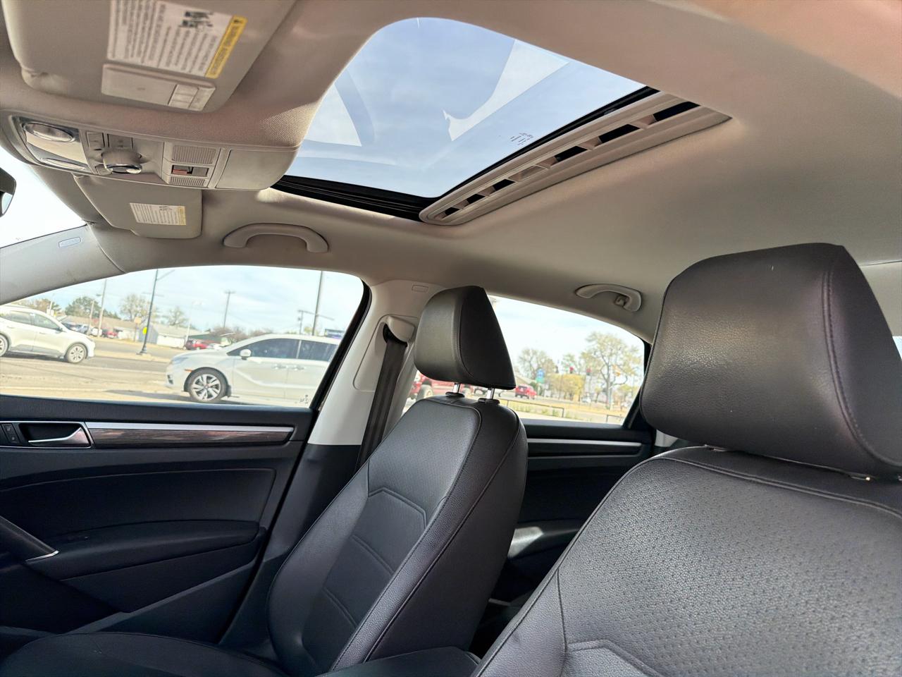 Volkswagen Passat SE w/Technology 2017