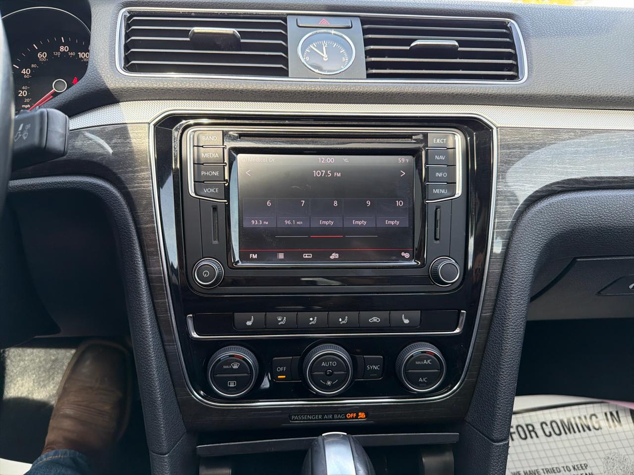 Volkswagen Passat SE w/Technology 2017