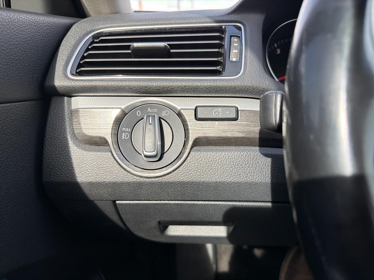 Volkswagen Passat SE w/Technology 2017