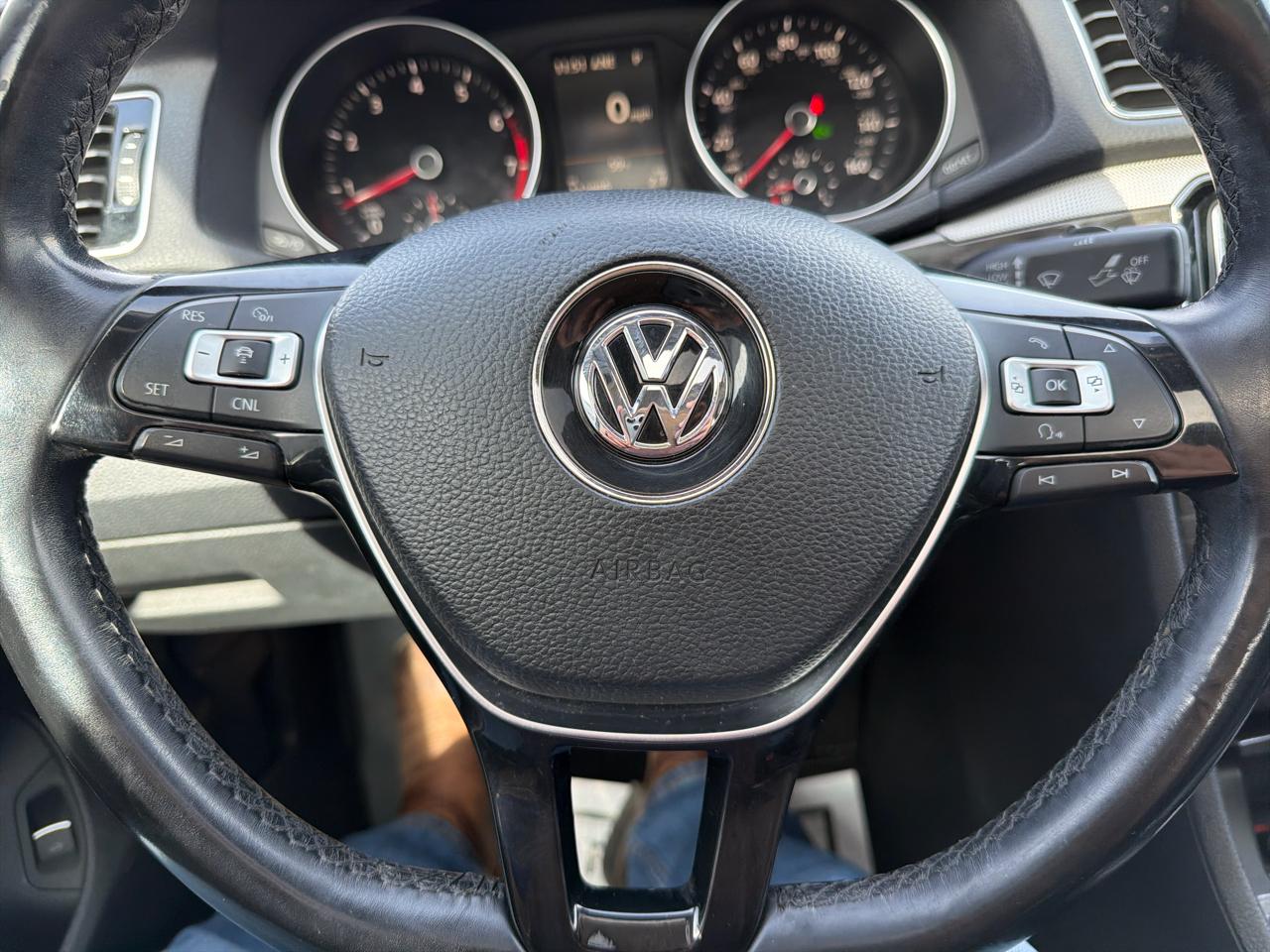 Volkswagen Passat SE w/Technology 2017