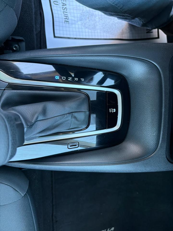 Toyota Corolla LE 2024